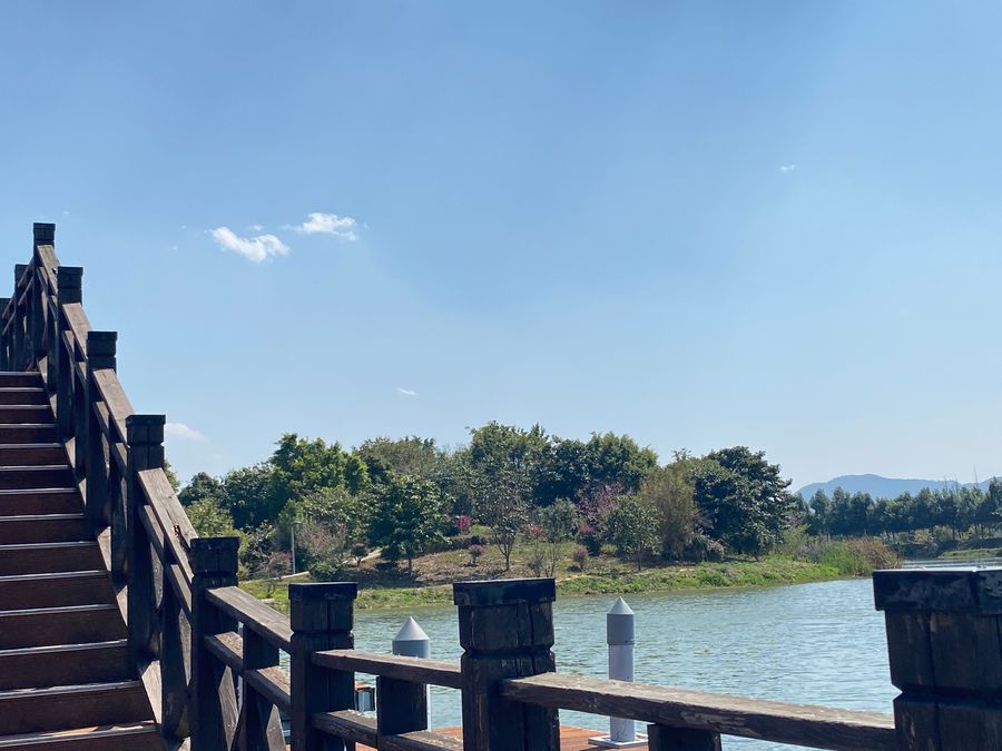 栈道临水
